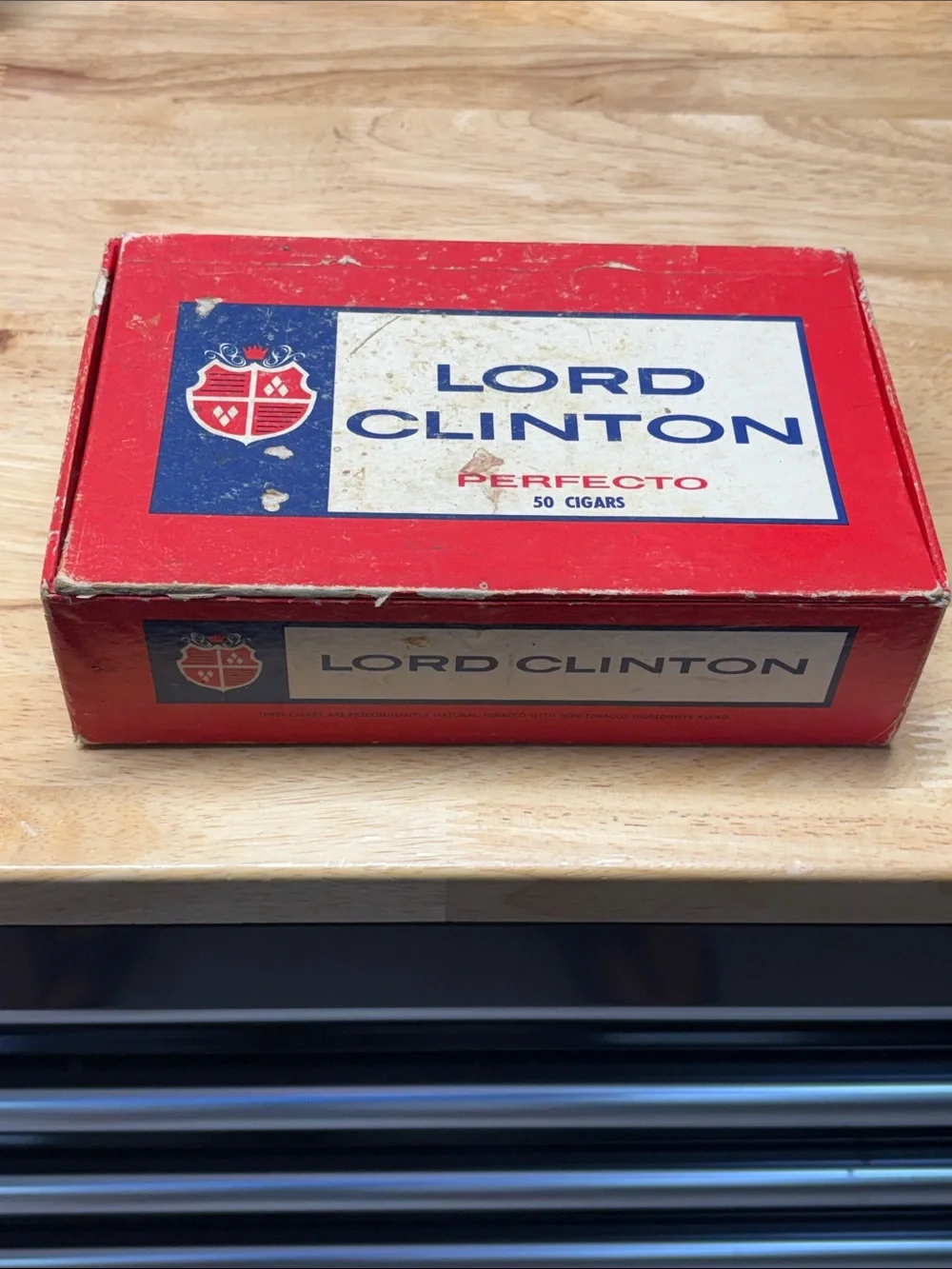 Vintage Lord Clinton Perfecto cigar box of watch crystals